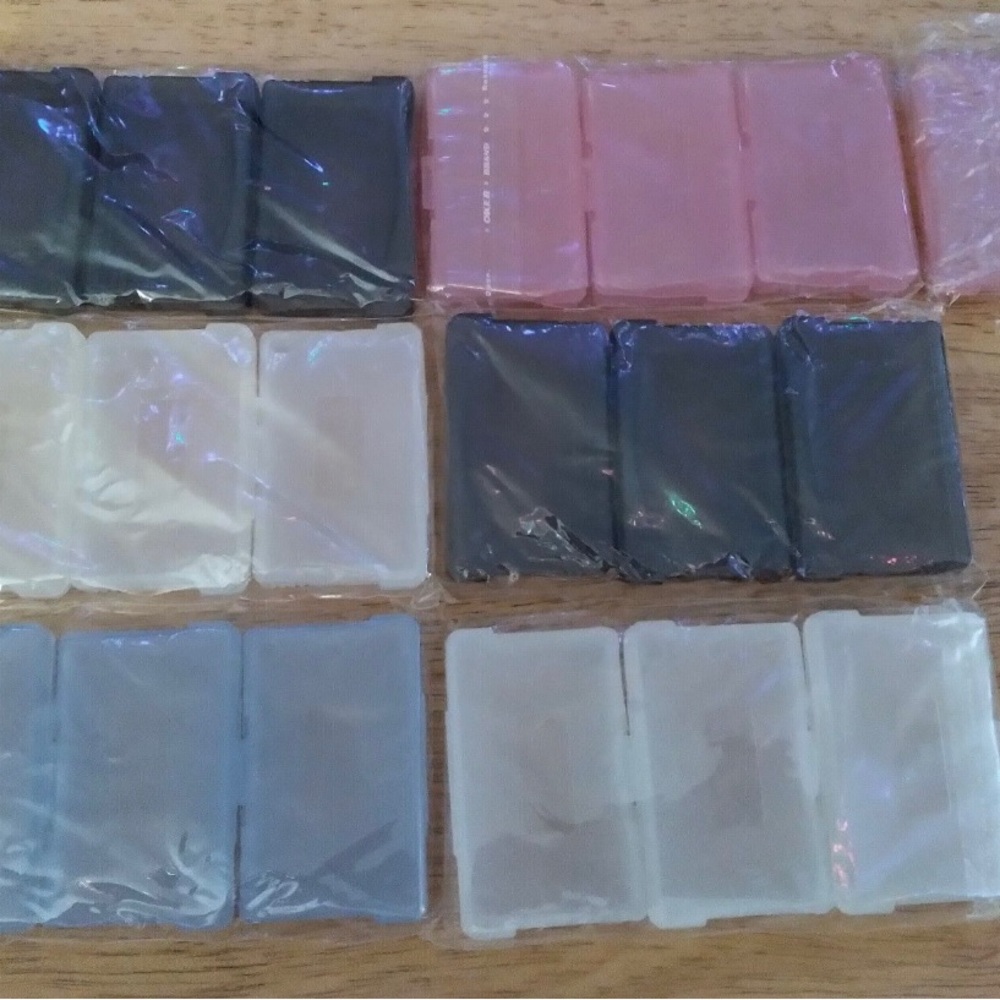 19 Small Pill Box - Picture 2 of 3